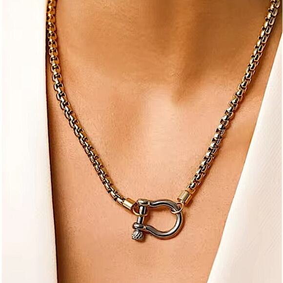 Horseshoe Gold Silver Statement Choker Necklace, Horse D Ring - Picture 3 of 3